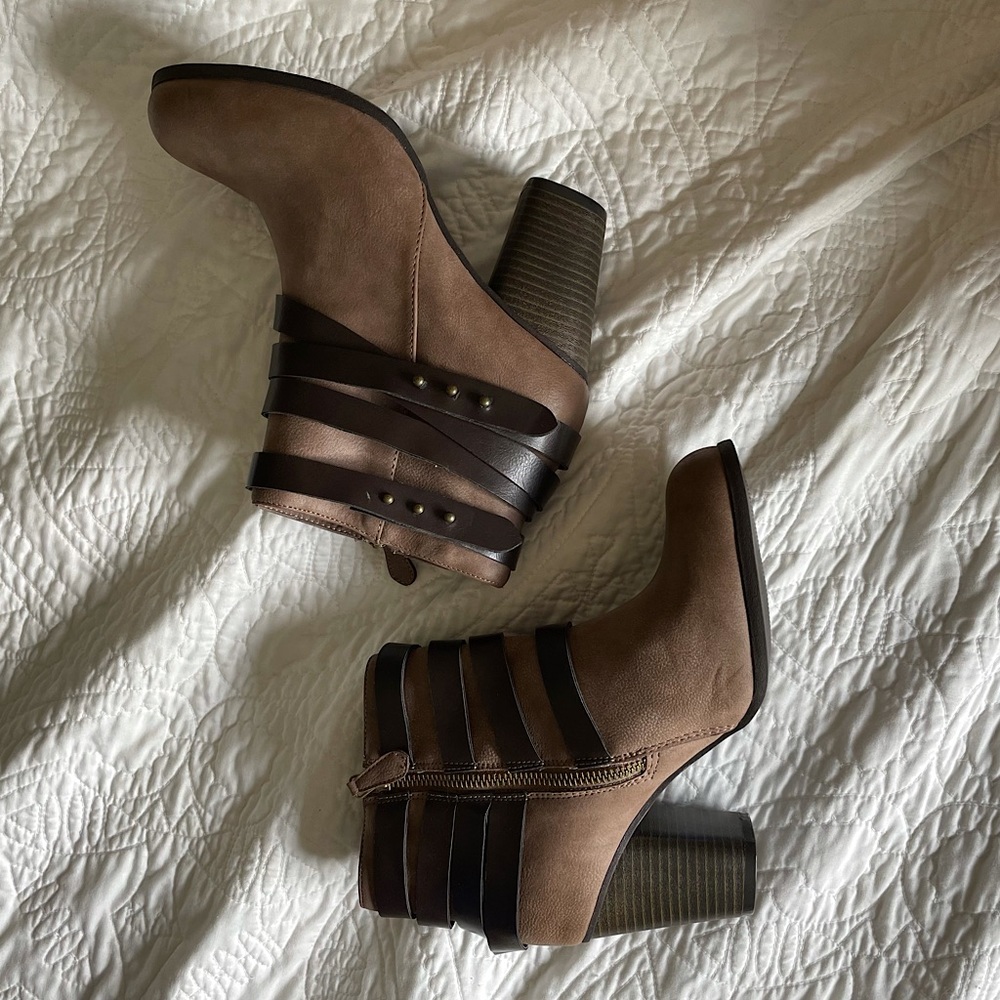 Madden Girl Brown Heeled Boots - 7.5 Sz